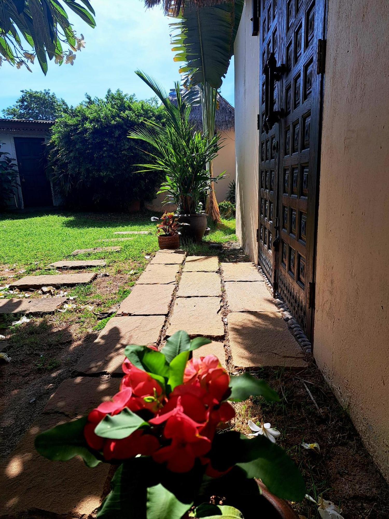 Laura Guest House-Adult Only- Hua Thanon  Dış mekan fotoğraf